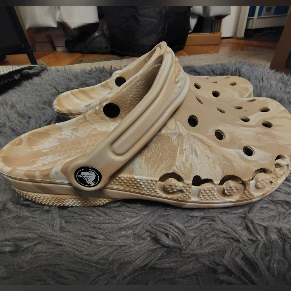 Crocs Baya Clogs in Chai/Multi color Women's size 8 Men's size 6 - Picture 3 of 5